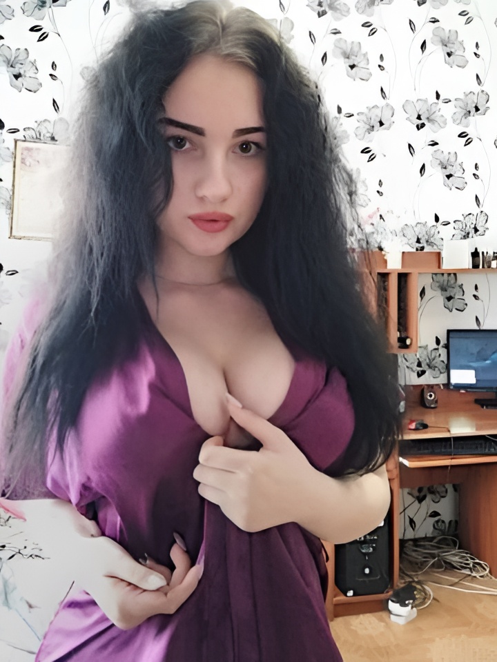 Олечка привлекальеная девушка из Бердска цена от 10000 руб