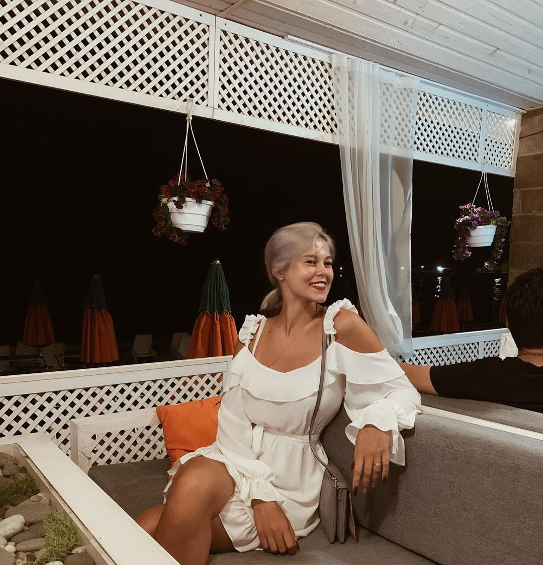 Маргоша привлекальеная девушка из Бердска цена от 3500 руб