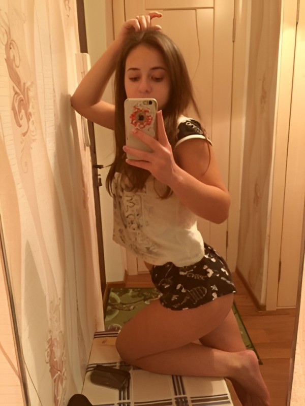 Лина привлекательная девушка из Бердска цена от 2500 руб