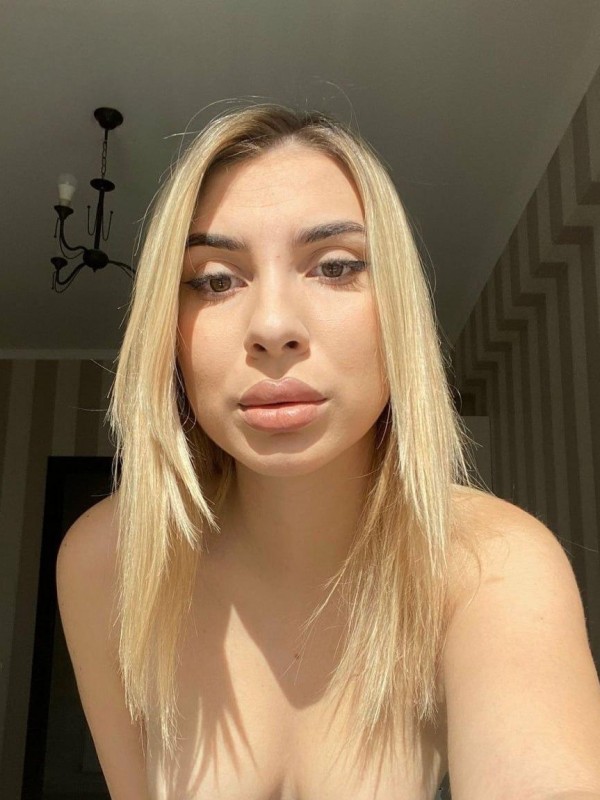 Катька привлекательная девушка из Бердска цена от 6000 руб