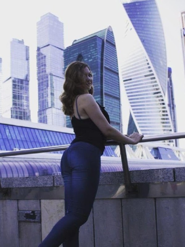 Алина привлекательная девушка из Бердска цена от 3500 руб