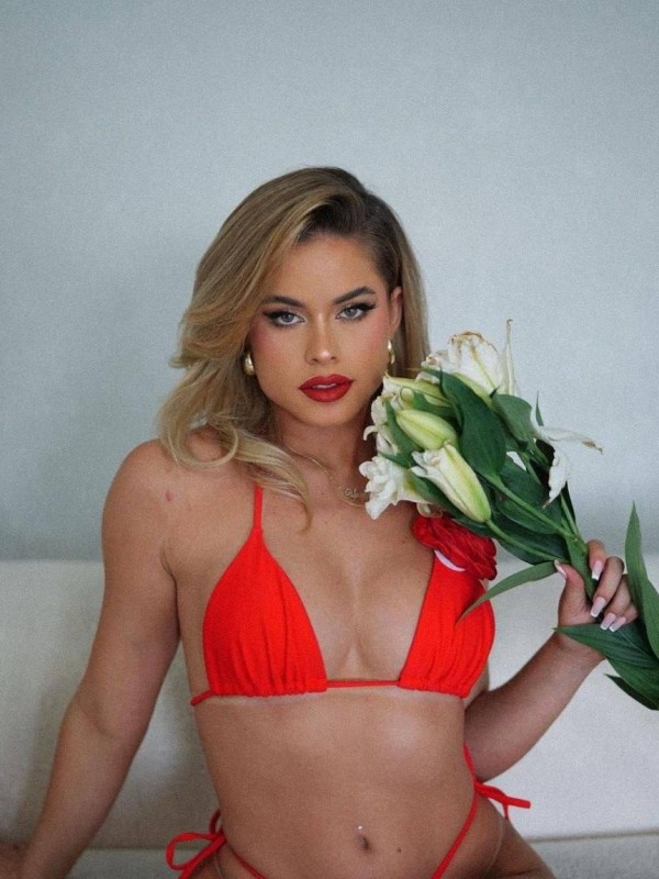 Светка привлекательная девушка из Бердска цена от 4000 руб